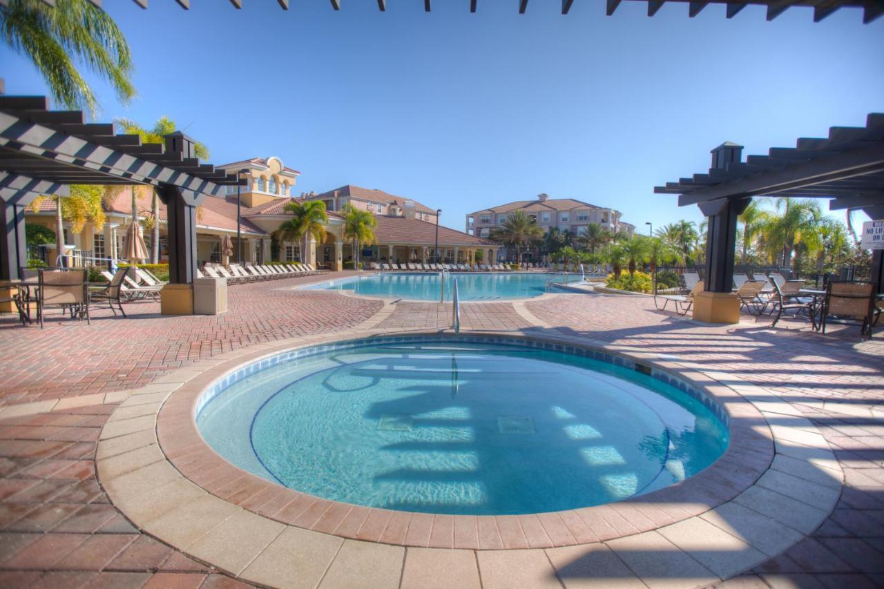 Lovely Third-floor Vista Cay Apartamento