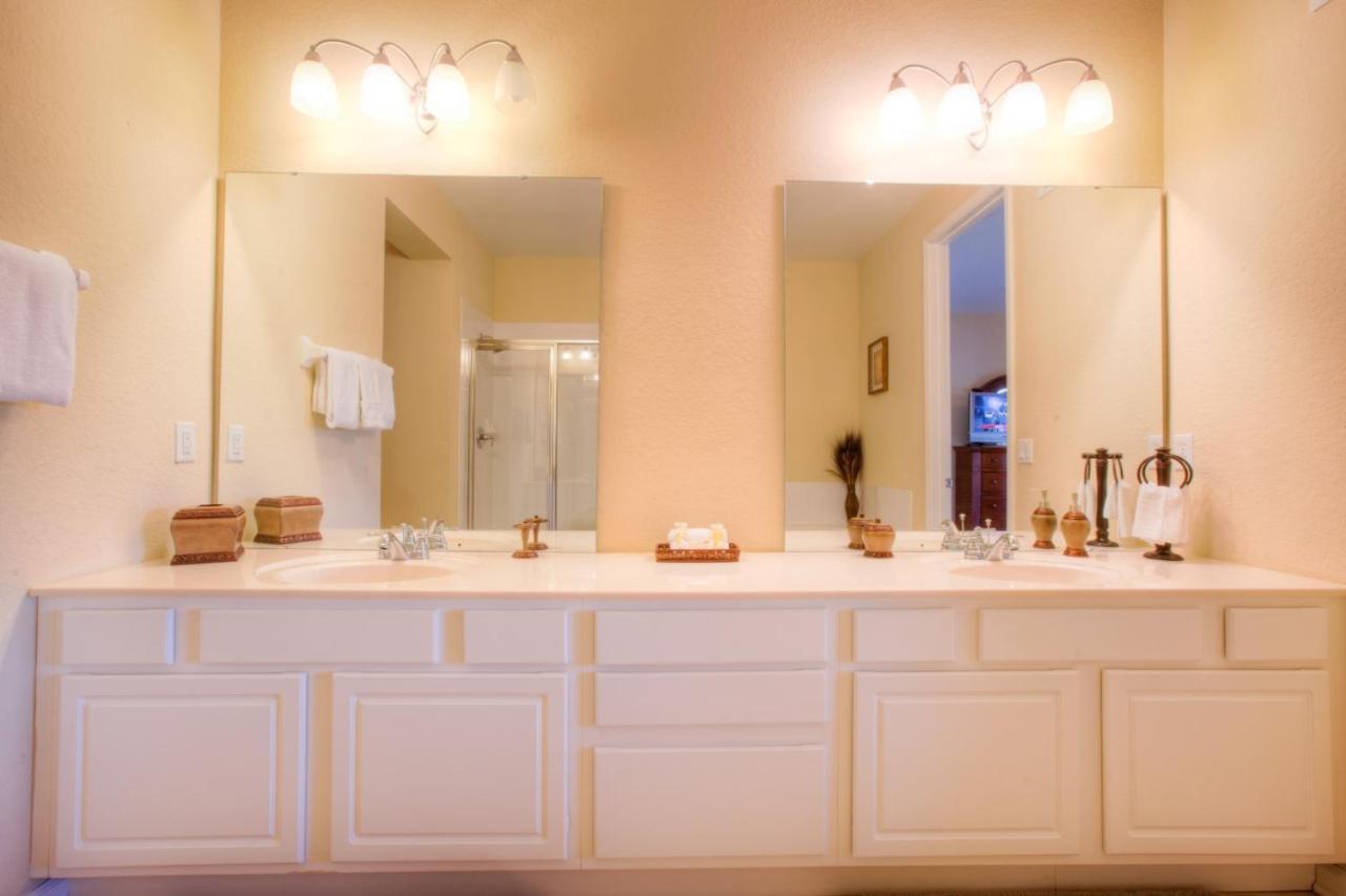 Lovely Third-floor Vista Cay Apartamento